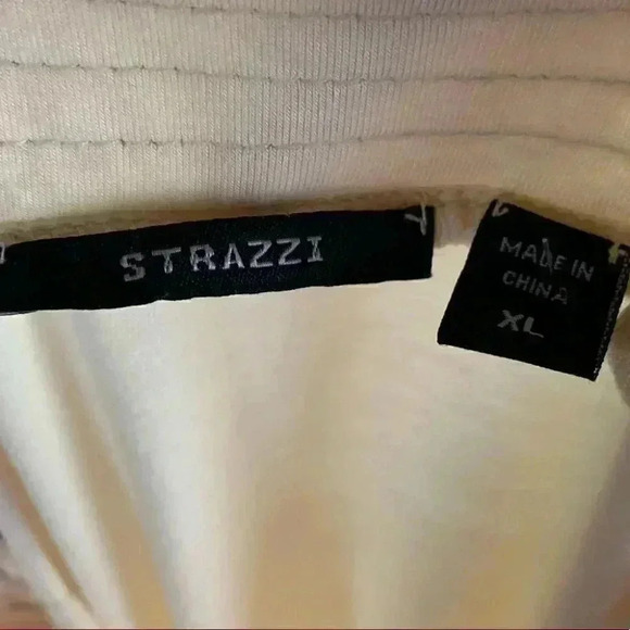 Strazzi Womens top size XL cream keyhole neck - Picture 7 of 10